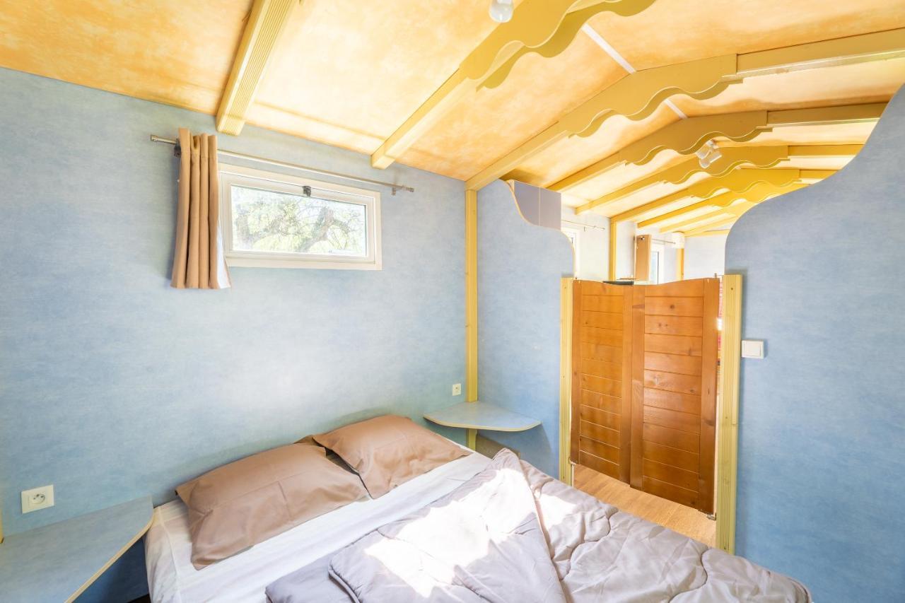 Camping Le Colporteur Hotell Le Bourg-dʼOisans Exteriör bild