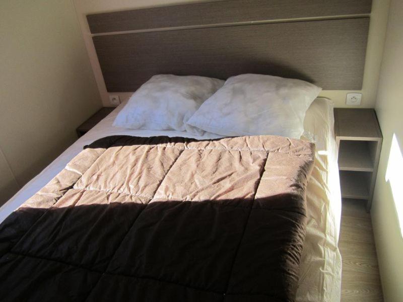 Camping Le Colporteur Hotell Le Bourg-dʼOisans Exteriör bild