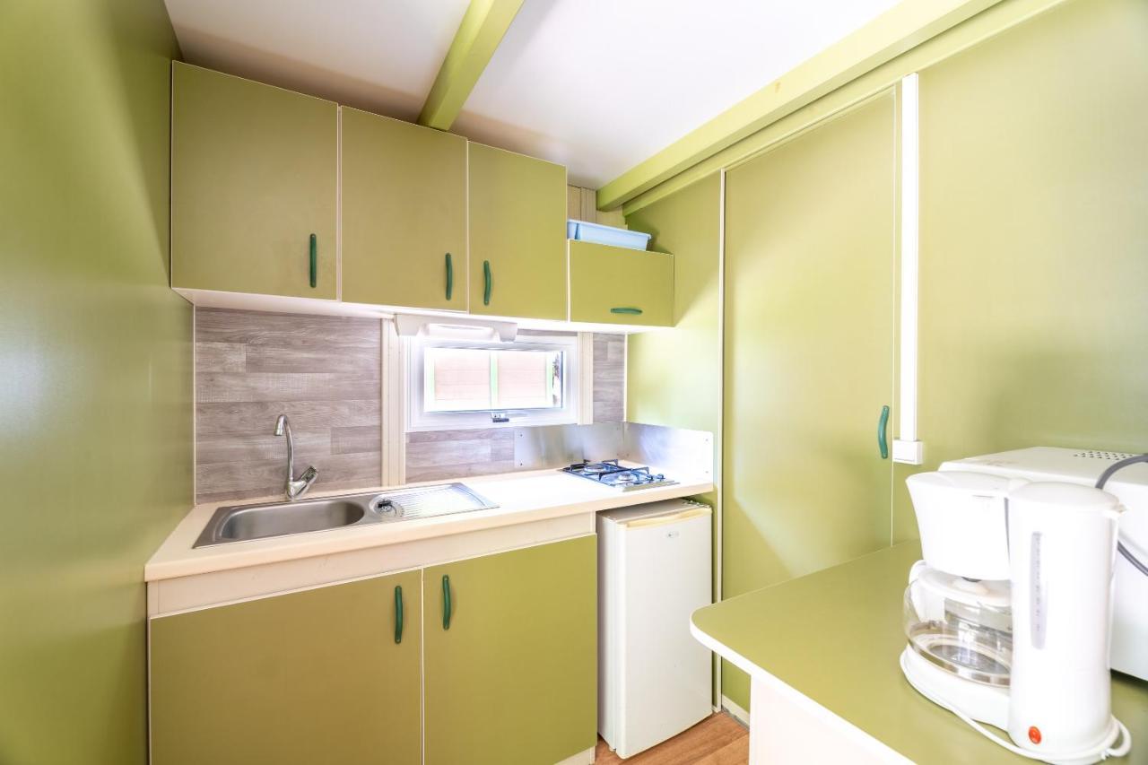 Camping Le Colporteur Hotell Le Bourg-dʼOisans Exteriör bild