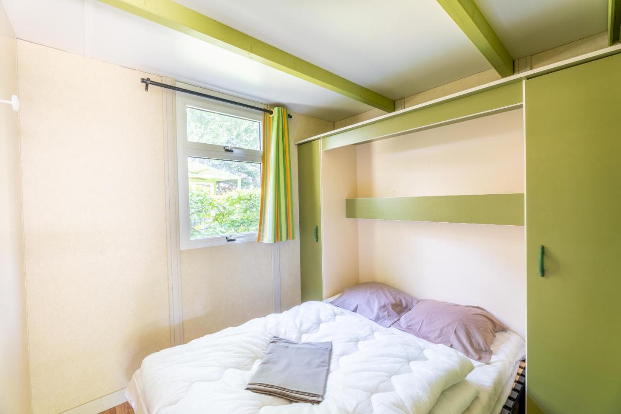 Camping Le Colporteur Hotell Le Bourg-dʼOisans Exteriör bild