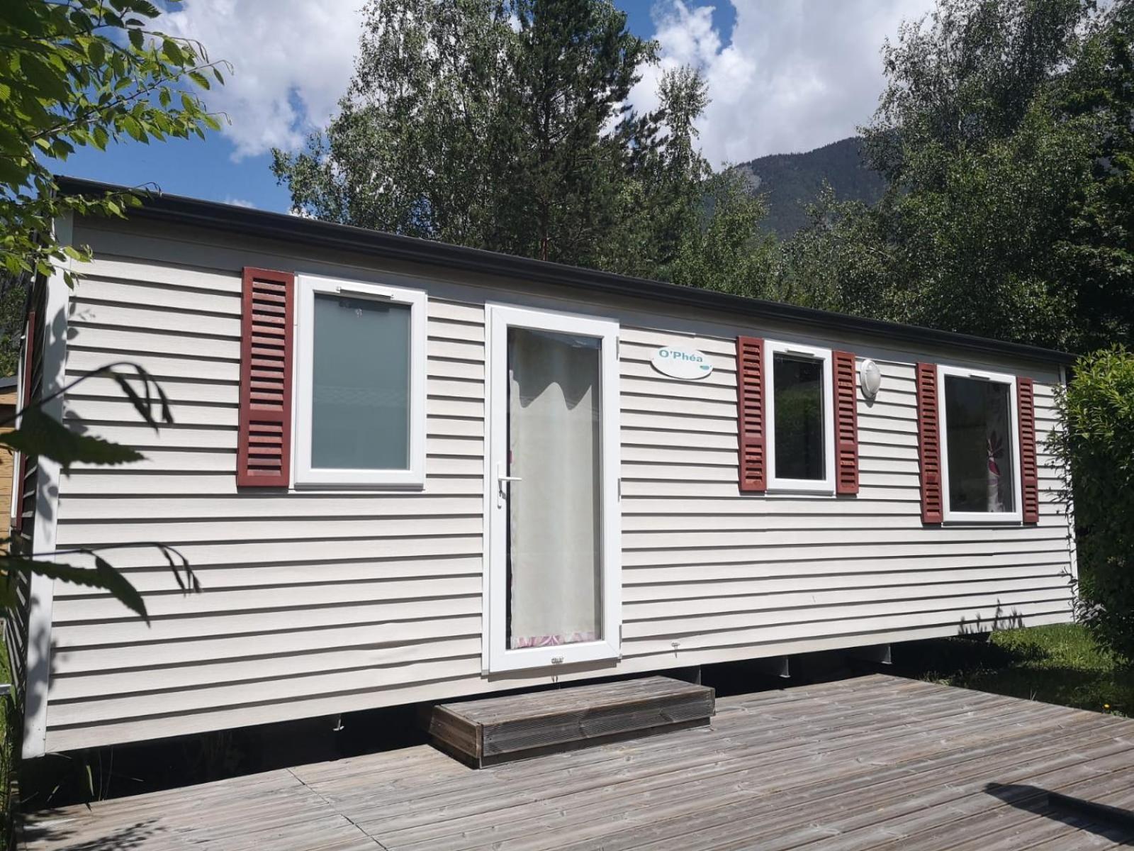Camping Le Colporteur Hotell Le Bourg-dʼOisans Exteriör bild
