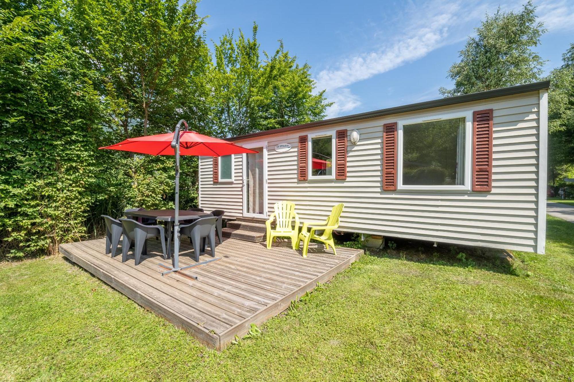 Camping Le Colporteur Hotell Le Bourg-dʼOisans Exteriör bild